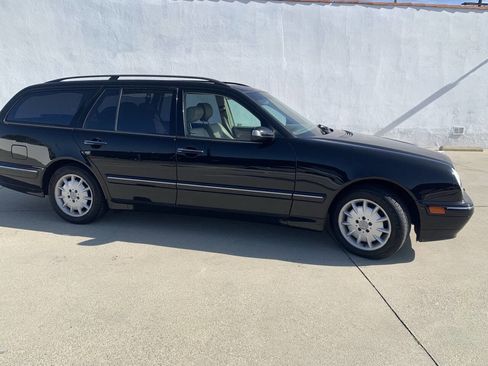 Used 2001 Mercedes-Benz E 320 Wagon image 5