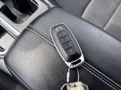 Used 2025 Nissan Sentra SV FWD image 19
