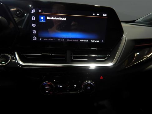 Used 2025 Chevrolet Trax RS w/ Sunroof Package image 26