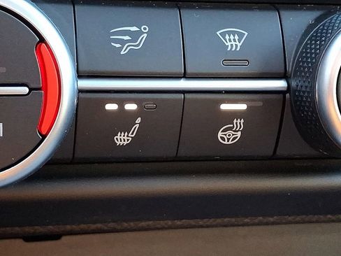 Used 2018 Alfa Romeo Giulia AWD image 19