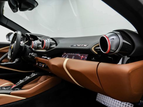 Used 2022 Ferrari 812 GTS RWD image 61