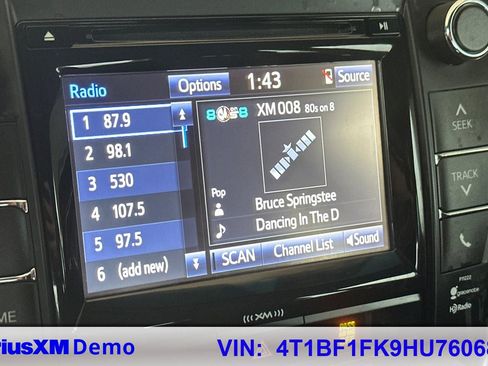 Used 2017 Toyota Camry SE image 26