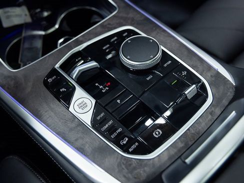 Used 2024 BMW X7 xDrive40i image 19