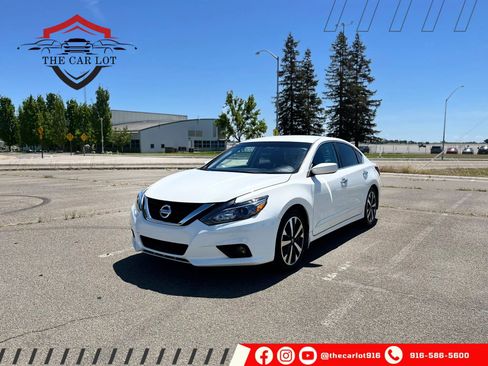 Used 2017 Nissan Altima 2.5 SR FWD image 1