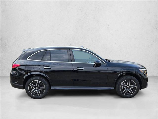 Used 2026 Mercedes-Benz GLC 300 image 4