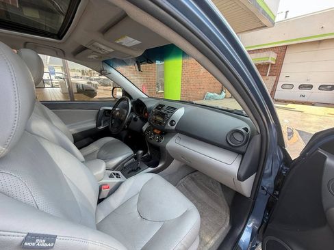 Used 2011 Toyota RAV4 Limited w/ Limited Extra Value Pkg AWD/4WD image 17