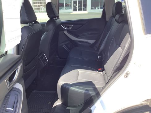 Used 2022 Subaru Forester Limited AWD/4WD image 9
