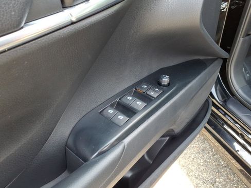 Used 2020 Toyota Camry SE FWD image 14