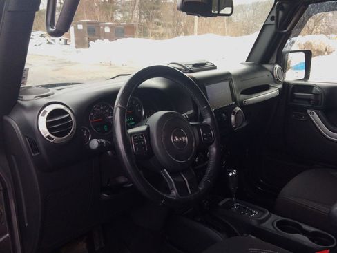 Used 2017 Jeep Wrangler Unlimited Sahara w/ Max Tow Package image 3