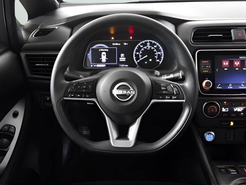 Used 2025 Nissan Leaf S FWD image 18