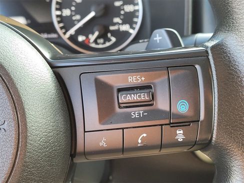 Used 2024 Nissan Rogue SV image 15