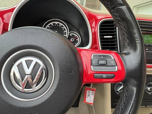 Used 2015 Volkswagen Beetle 1.8T FWD image 25