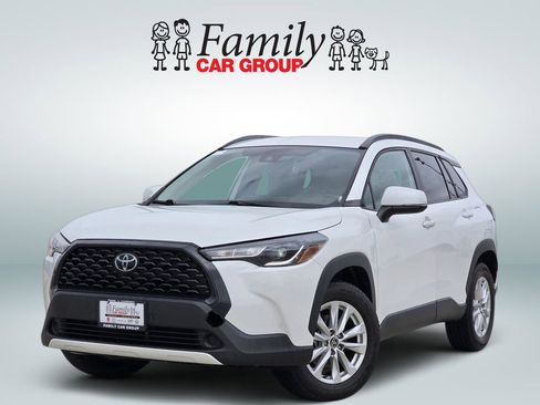 Used 2022 Toyota Corolla Cross LE FWD image 1