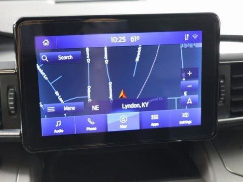 Used 2022 Ford Explorer XLT w/ Equipment Group 202A image 19