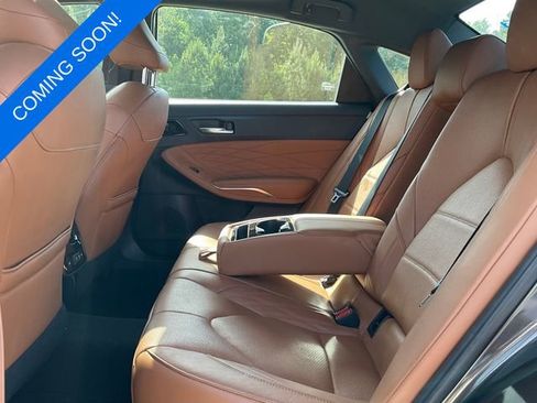 Used 2019 Toyota Avalon Limited w/ All Weather Liner Package FWD image 5