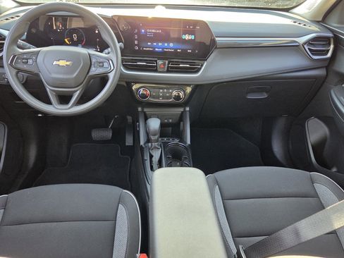 Certified 2025 Chevrolet TrailBlazer LT AWD/4WD image 16