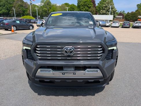 Used 2025 Toyota Tacoma Limited AWD/4WD image 8