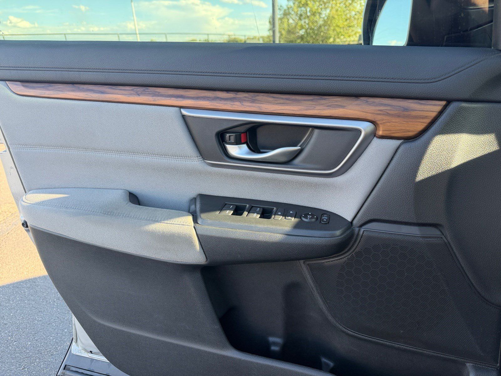 Used 2017 Honda CR-V EX image 13