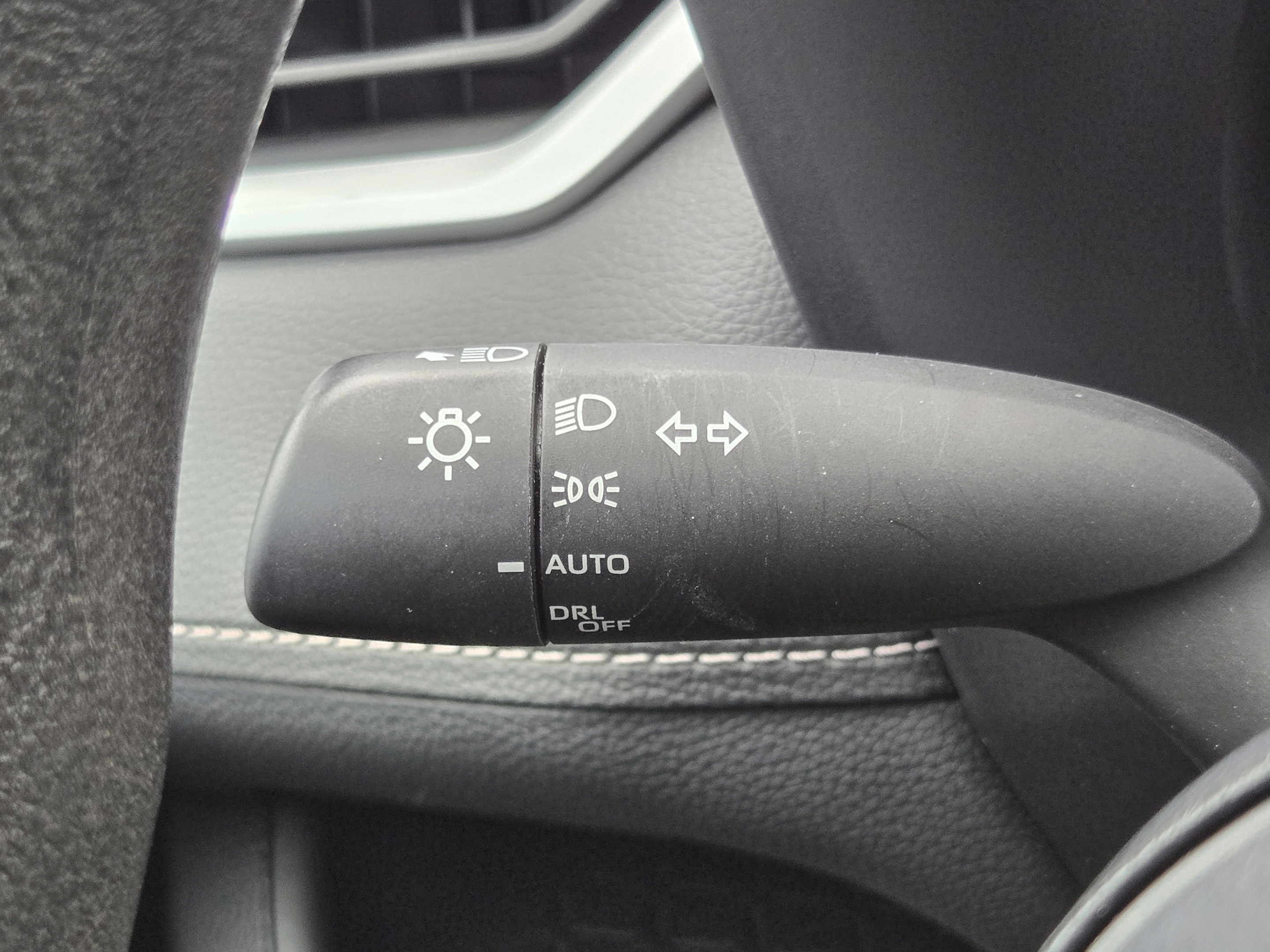 Used 2025 Toyota RAV4 XLE FWD image 18