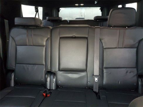 Used 2022 Chevrolet Suburban RST w/ Luxury Package image 58