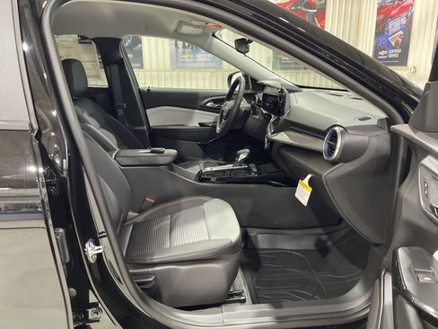 New 2026 Chevrolet Trax LT w/ Driver Confidence Package FWD image 16