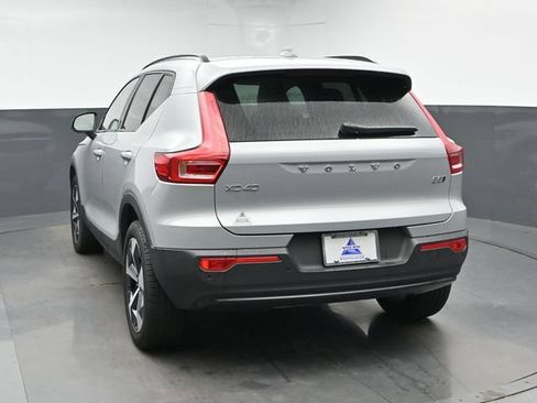 Used 2026 Volvo XC40 B5 Plus AWD/4WD image 7