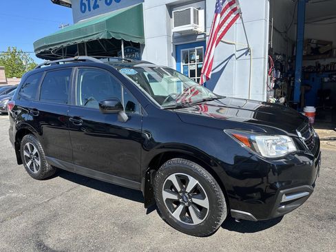 Used 2017 Subaru Forester 2.5i Premium w/ Protection Package #1 AWD/4WD image 4