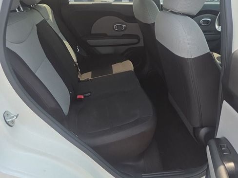 Used 2016 Kia Soul FWD image 25