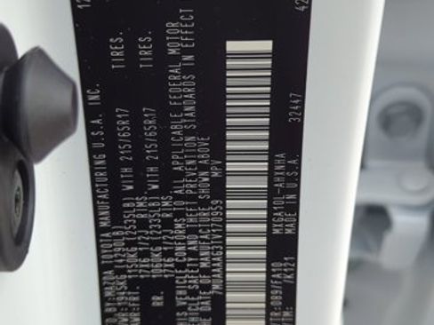 New 2026 Toyota Corolla Cross L image 28