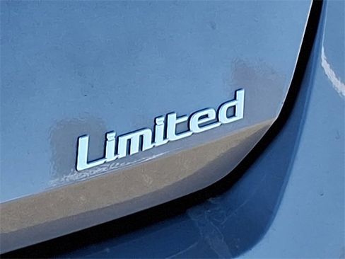 Used 2024 Hyundai Elantra Limited image 27