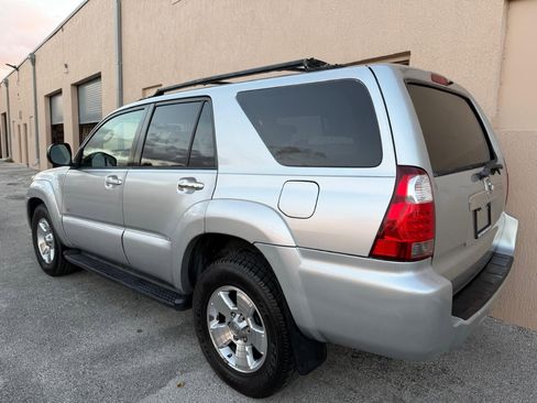 Used 2007 Toyota 4Runner SR5 image 2