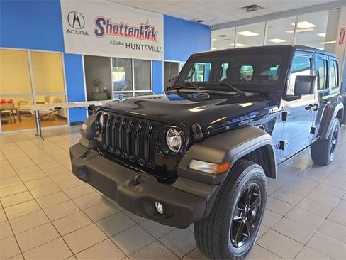 Used 2022 Jeep Wrangler Unlimited Sport image 1