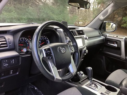 Used 2019 Toyota 4Runner SR5 image 12