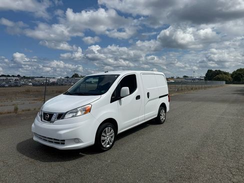 Used 2018 Nissan NV200 SV w/ Navigation Package image 2