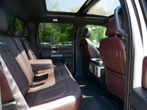 Used 2015 Ford F150 Platinum w/ Equipment Group 701A Luxury AWD/4WD image 9