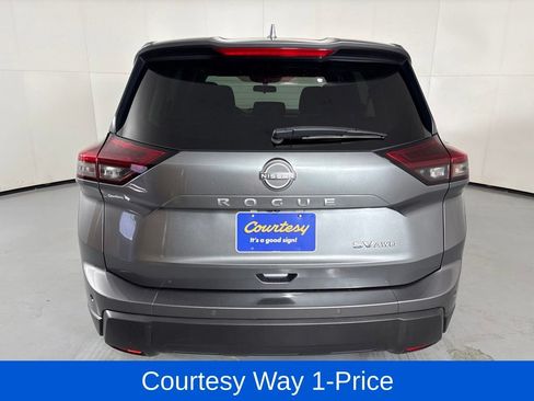 Used 2024 Nissan Rogue SV AWD/4WD image 9