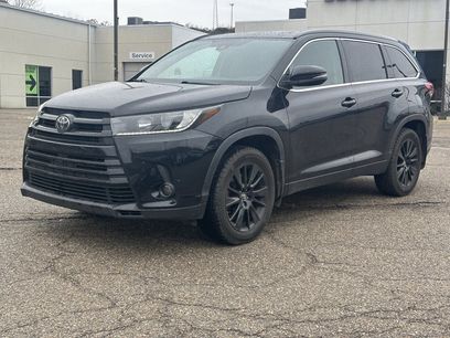 Used 2019 Toyota Highlander SE