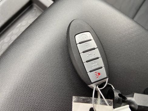 Used 2024 Nissan Frontier SV RWD image 46