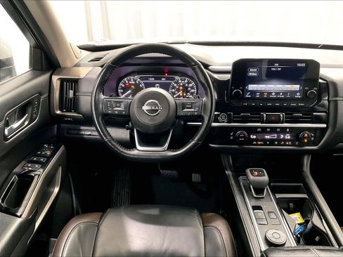 Used 2023 Nissan Pathfinder Platinum AWD/4WD image 18