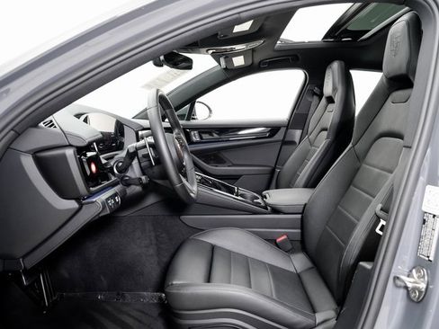Used 2025 Porsche Panamera 4 image 6