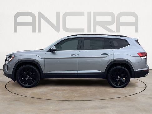 New 2025 Volkswagen Atlas SE FWD image 5