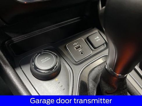 Used 2019 Jeep Cherokee Limited image 37