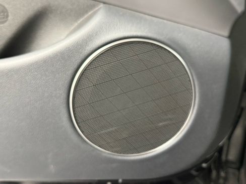 Used 2025 Genesis GV70 2.5T w/ Select Package image 15