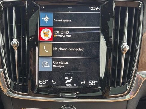 Used 2021 Volvo V90 T6 Cross Country image 13