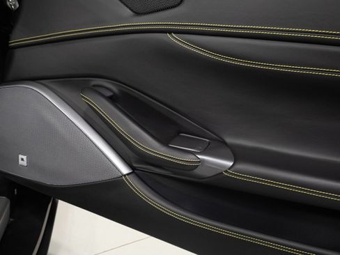 Used 2020 Ferrari Portofino RWD image 47