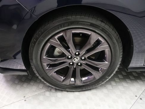Used 2024 Toyota Sienna XSE FWD image 4