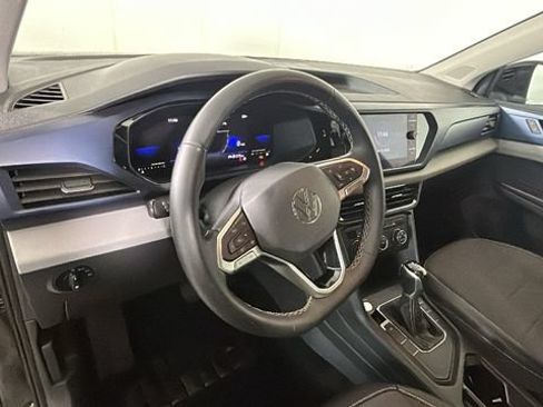 Used 2022 Volkswagen Taos SE FWD image 13