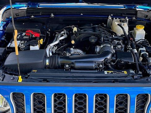 Used 2023 Jeep Gladiator Overland AWD/4WD image 10