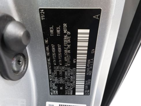 Used 2025 Toyota Sienna XLE image 31