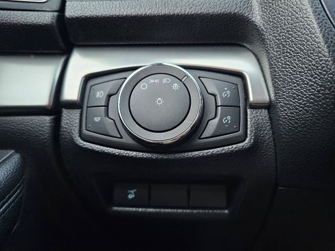 Used 2018 Ford Explorer XLT w/ Equipment Group 202A image 45